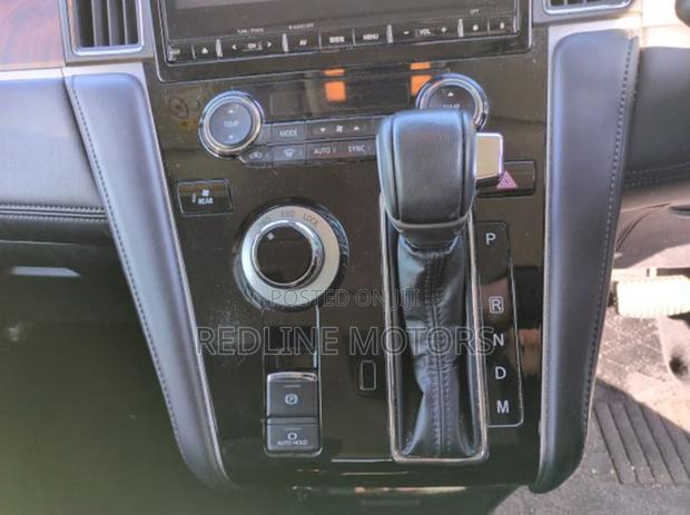 Mitsubishi Delica 2019 Silver