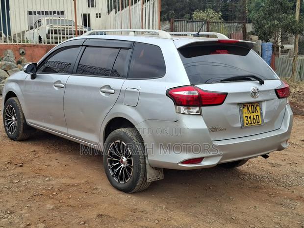 Toyota Corolla Fielder 2016 Silver