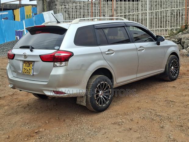 Toyota Corolla Fielder 2016 Silver