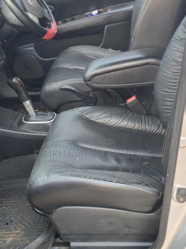 Nissan Tiida 2010 Silver