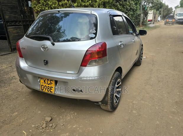 Toyota Vitz 2008 Silver