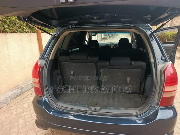 Toyota Wish 2006 Blue