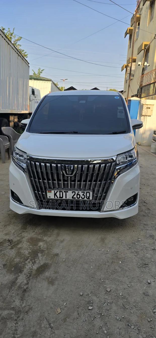 Toyota Esquire 2019 White