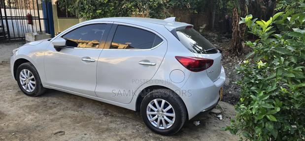 Mazda 2 2019 White