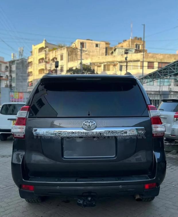 Toyota Land Cruiser Prado 2011 Blue