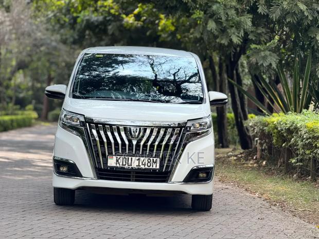 Toyota Esquire 2018 White