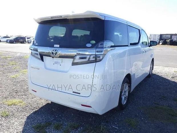 Toyota Vellfire 2019 Pearl