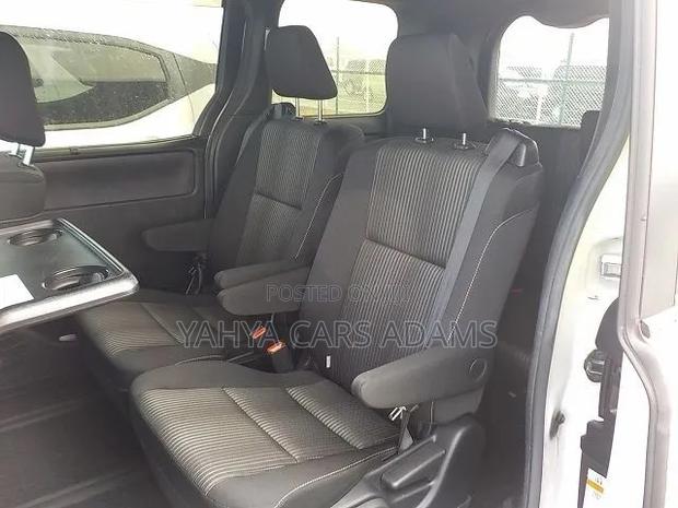 Toyota Voxy 2019 Pearl