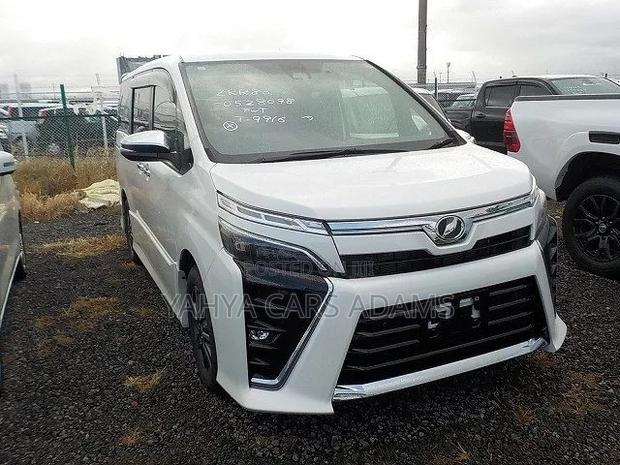Toyota Voxy 2019 Pearl