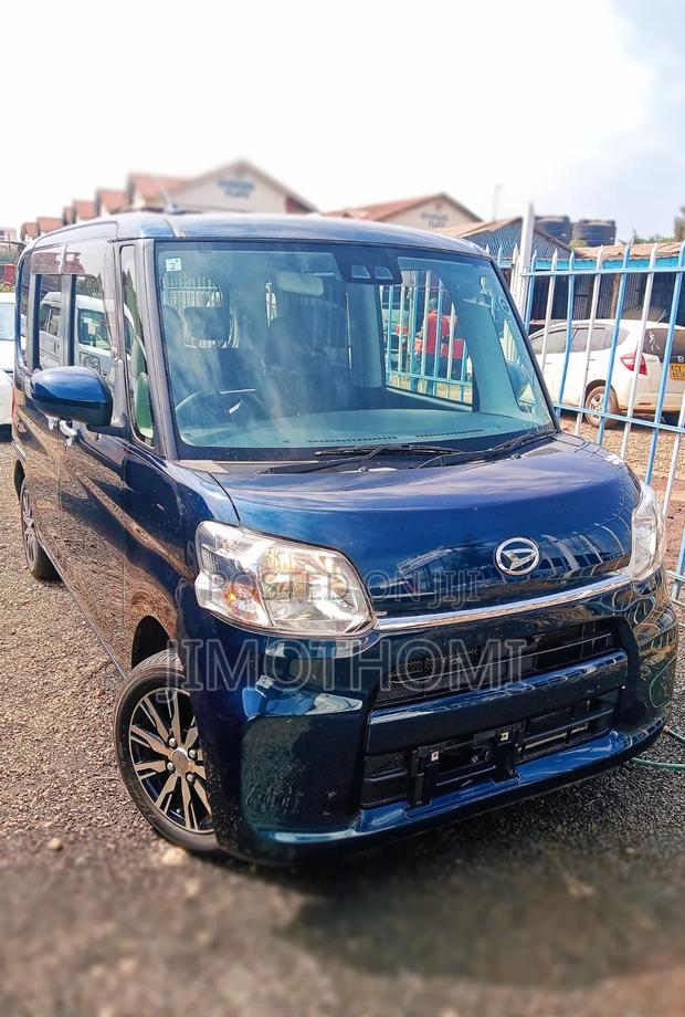 Daihatsu Tanto 2019 Blue
