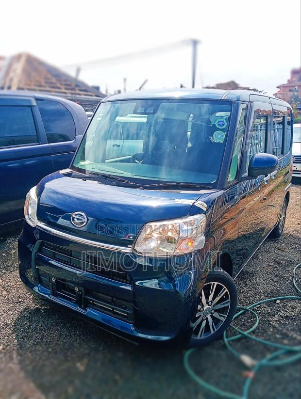 Daihatsu Tanto 2019 Blue