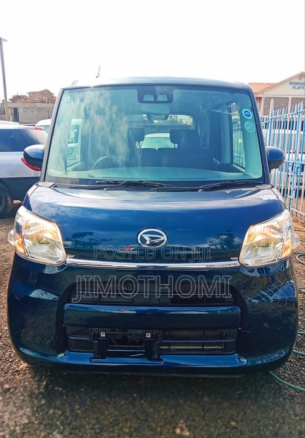 Daihatsu Tanto 2019 Blue