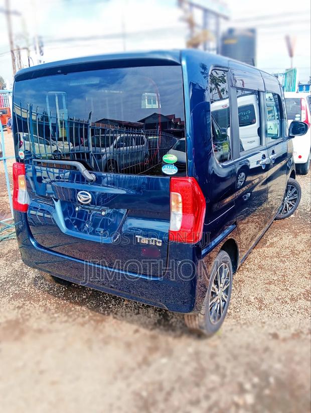Daihatsu Tanto 2019 Blue