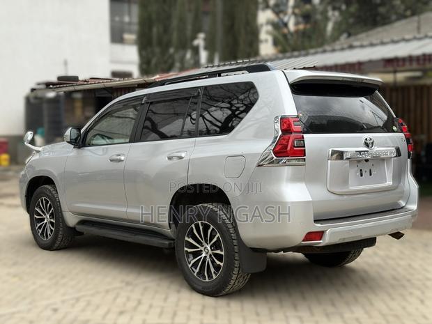 Toyota Land Cruiser Prado 2019 Silver