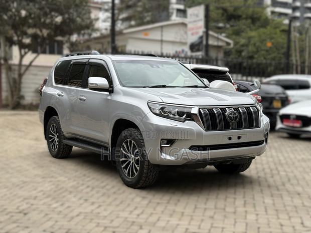 Toyota Land Cruiser Prado 2019 Silver