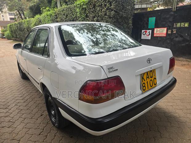 Toyota Corolla 1997 White
