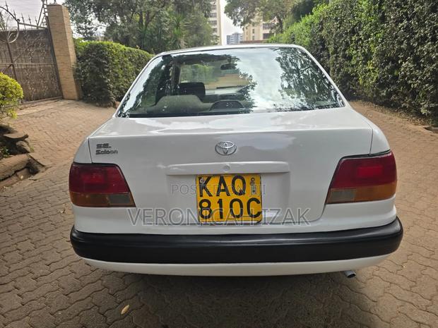 Toyota Corolla 1997 White