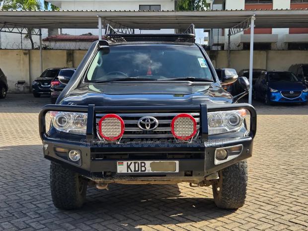 Toyota Land Cruiser 4.6 V8 AX G Selection 2012 Black