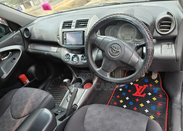 Toyota RAV4 2011 Black