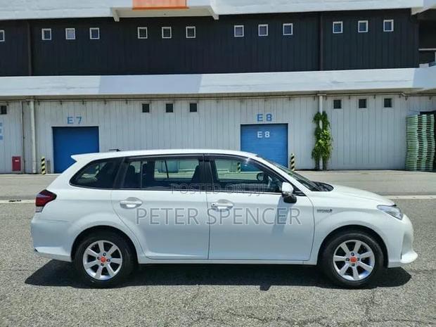 Toyota Corolla Fielder 2019 White
