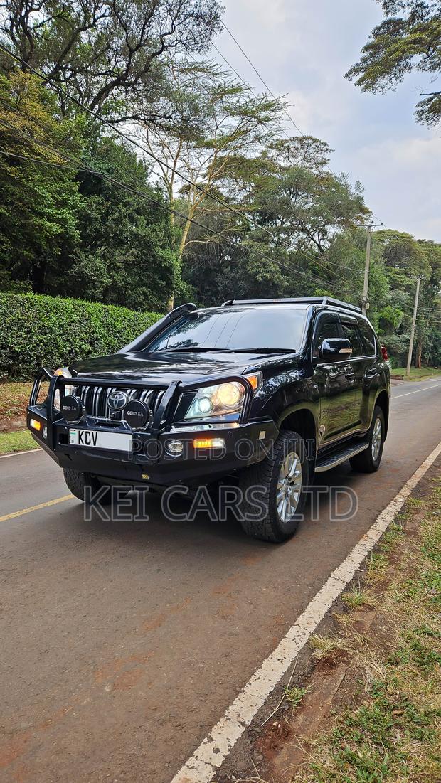Toyota Land Cruiser 2012 Black
