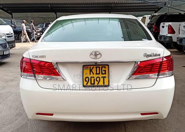 Toyota Crown 2014 Off white