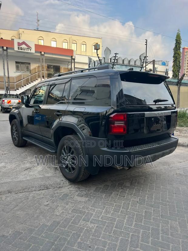 Toyota Land Cruiser Prado 2024 Black
