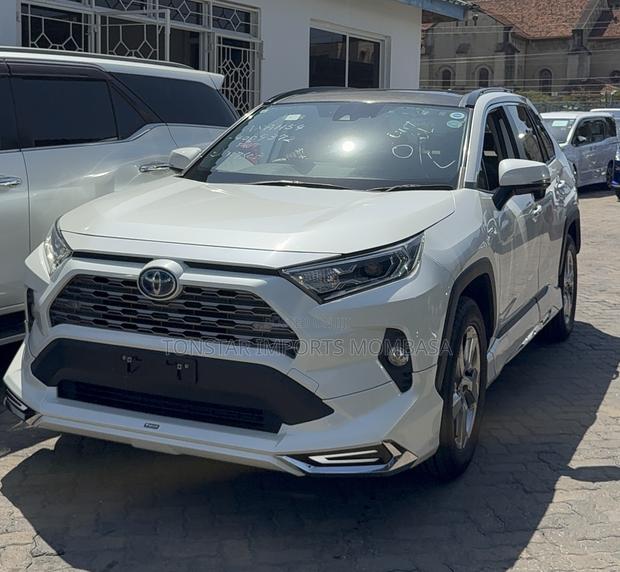 Toyota RAV4 2019 White