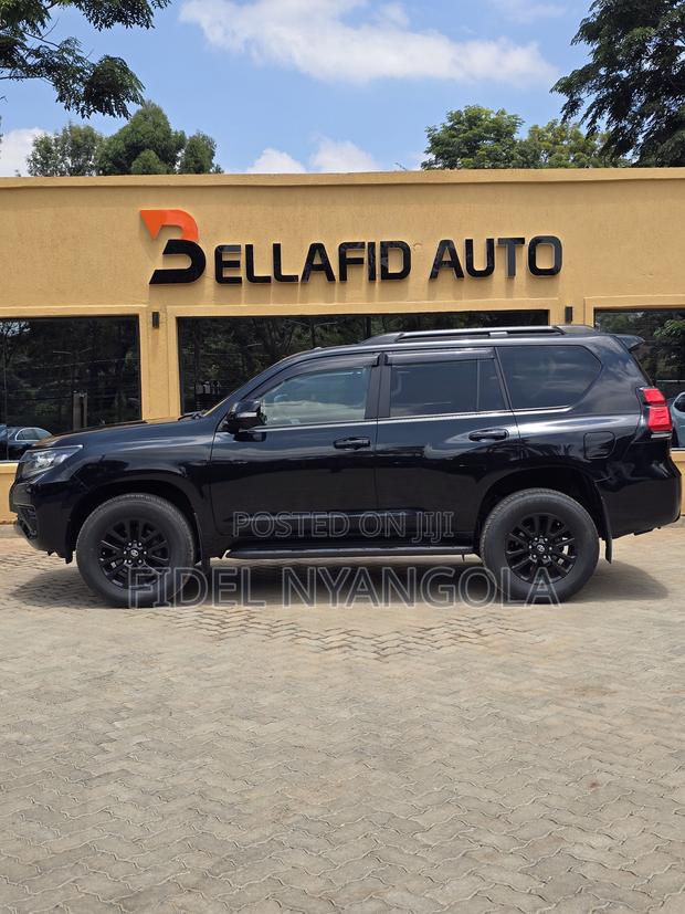 Toyota Land Cruiser Prado 2.8 2021 Black