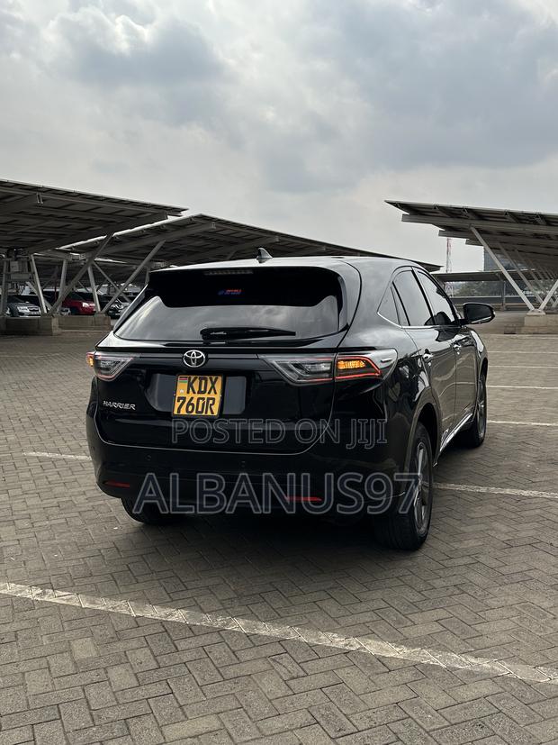 Toyota Harrier 2.0 2015 Black