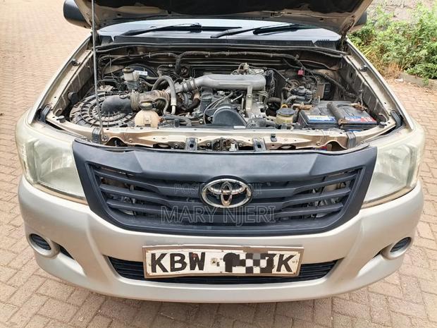 Toyota Hilux 2014 Gray