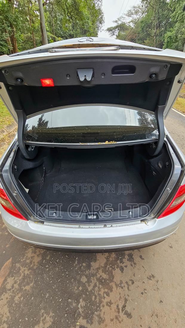 Mercedes-Benz C200 2010 Silver