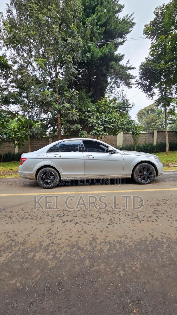 Mercedes-Benz C200 2010 Silver