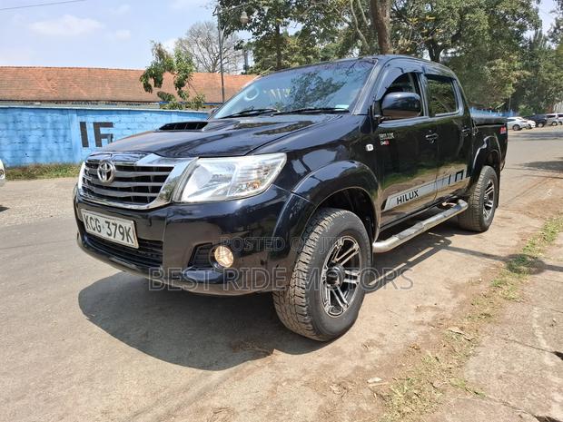 Toyota Hilux 2011 Black
