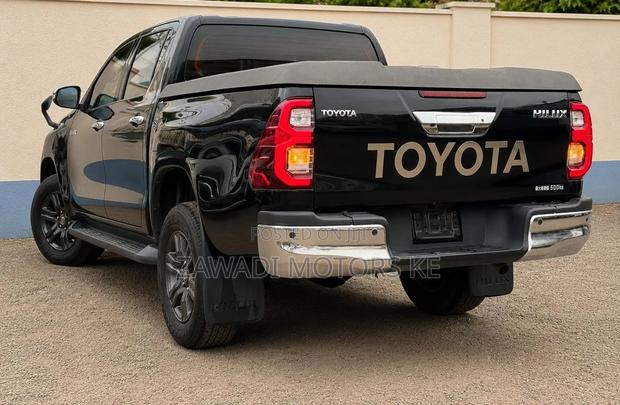 Toyota Hilux Revo Double Cab Deisel 2.4 AWD 2021 Black