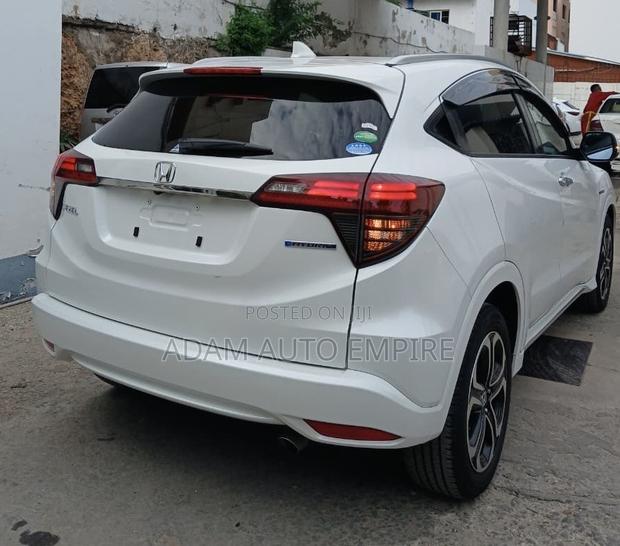 Honda Vezel 2019 White