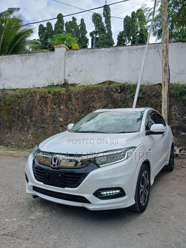 Honda Vezel 2019 White
