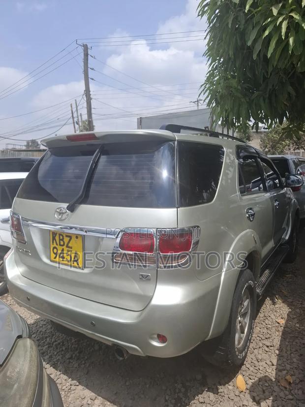 Toyota Fortuner 2007 Silver