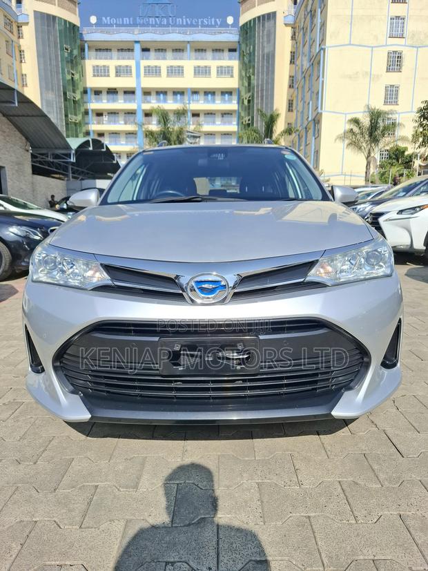 Toyota Corolla Fielder 2019 Silver
