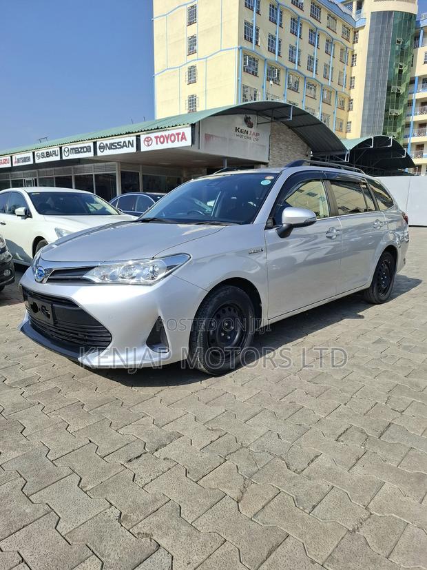Toyota Corolla Fielder 2019 Silver