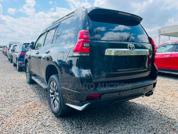 Toyota Land Cruiser Prado 2021 Black