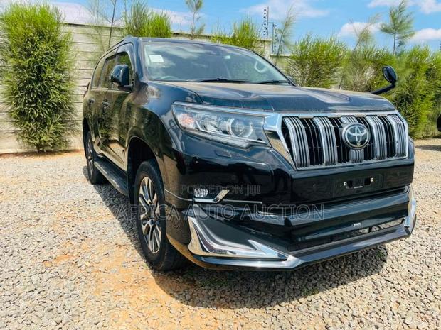 Toyota Land Cruiser Prado 2021 Black
