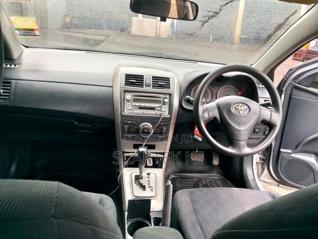 Toyota Corolla Fielder 2010 Silver