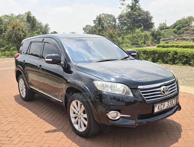 Toyota Vanguard 2012 Black