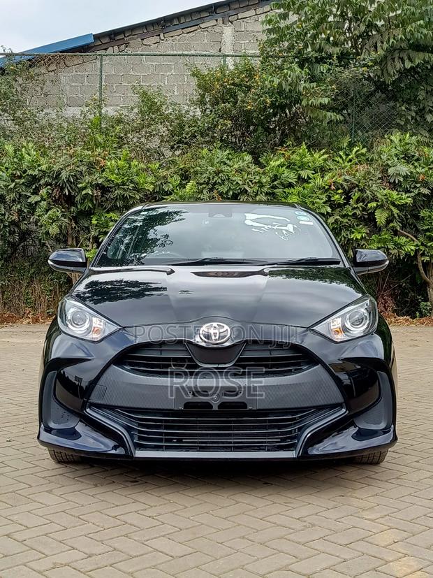 Toyota Yaris 2021 Black