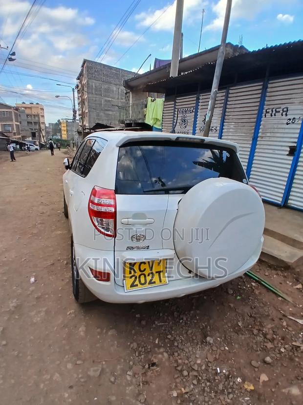 Toyota RAV4 2012 White