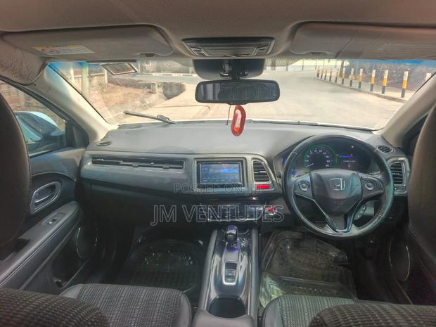 Honda Vezel 2015 White