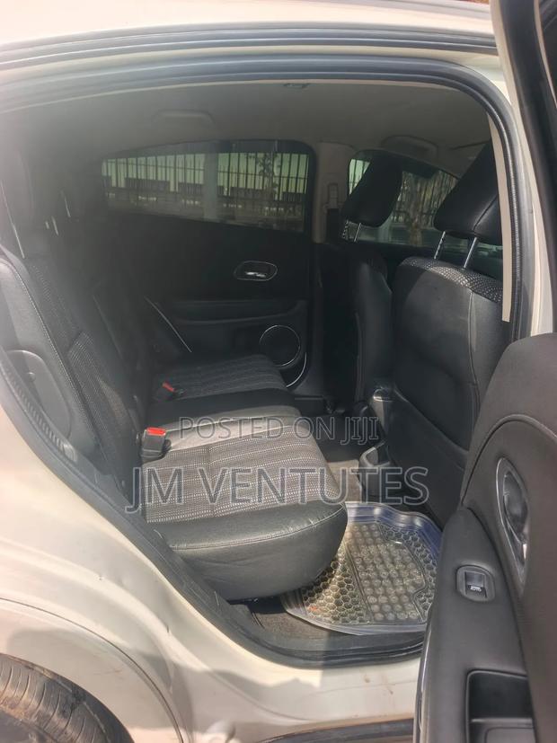 Honda Vezel 2015 White