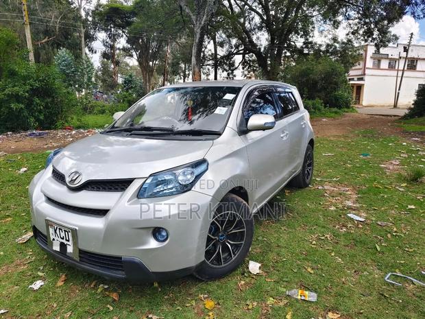 Toyota IST 2010 Silver