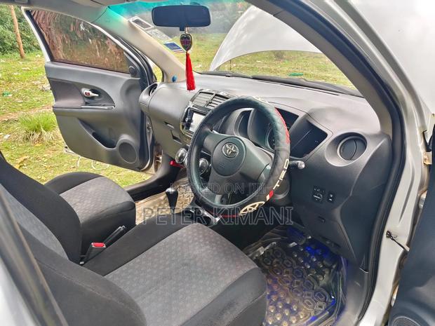 Toyota IST 2010 Silver